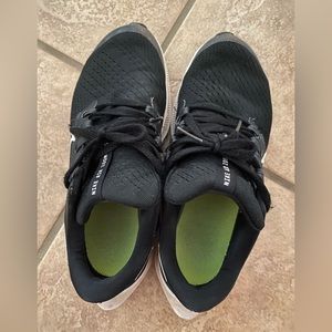 Boys Nike 4.5 sneakers